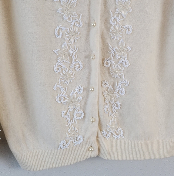 Vintage 60's Beaded Cream Cardigan Women's M Pin-up coquette cottagecore Preppy - Picture 4 of 11